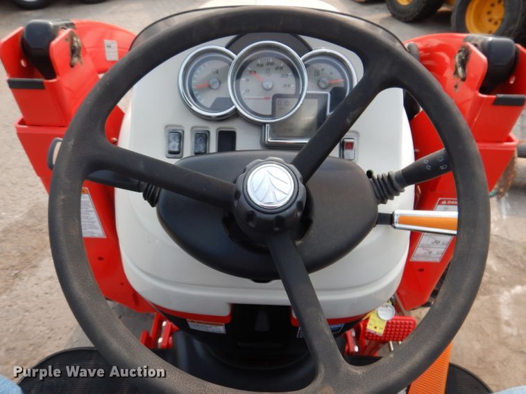 image for item IN9776 2010 New Holland Boomer 8N  MFWD tractor