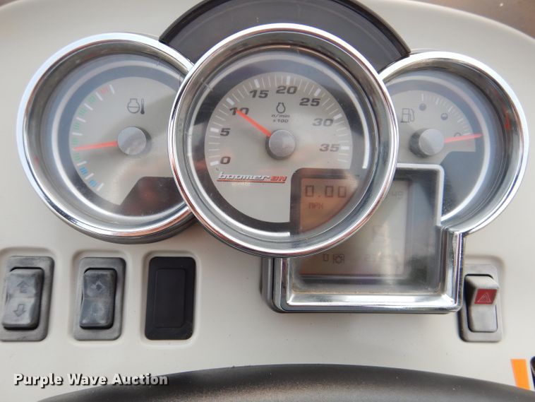 image for item IN9776 2010 New Holland Boomer 8N  MFWD tractor