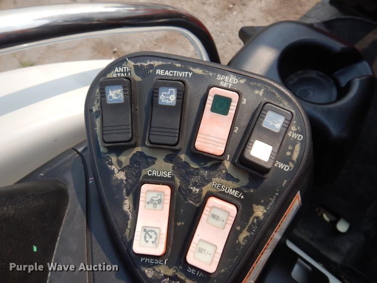 image for item IN9776 2010 New Holland Boomer 8N  MFWD tractor