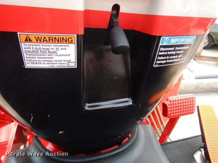 image for item IN9776 2010 New Holland Boomer 8N  MFWD tractor