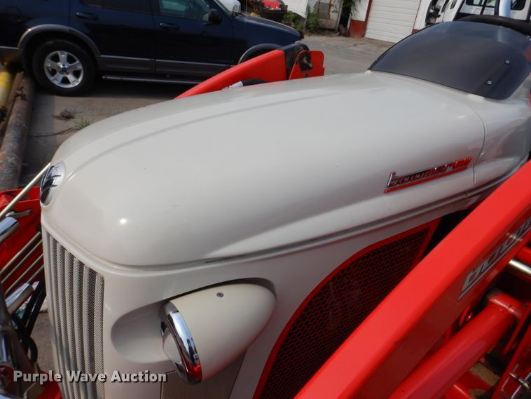 image for item IN9776 2010 New Holland Boomer 8N  MFWD tractor