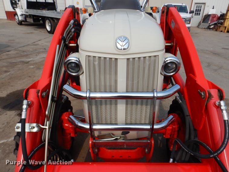 image for item IN9776 2010 New Holland Boomer 8N  MFWD tractor