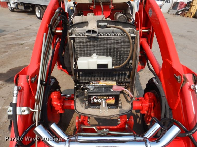 image for item IN9776 2010 New Holland Boomer 8N  MFWD tractor