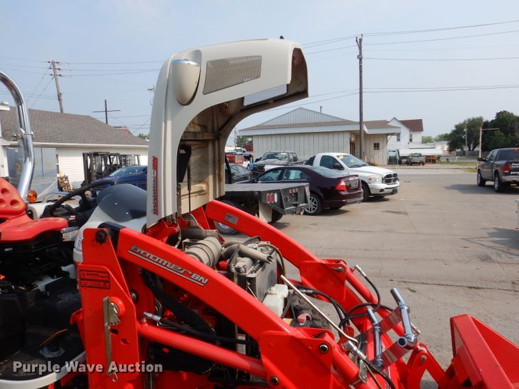 image for item IN9776 2010 New Holland Boomer 8N  MFWD tractor