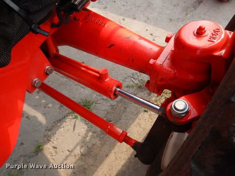 image for item IN9776 2010 New Holland Boomer 8N  MFWD tractor