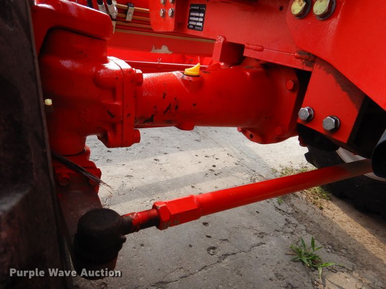 image for item IN9776 2010 New Holland Boomer 8N  MFWD tractor