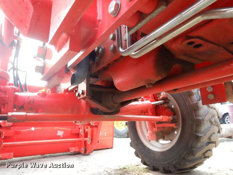 image for item IN9776 2010 New Holland Boomer 8N  MFWD tractor