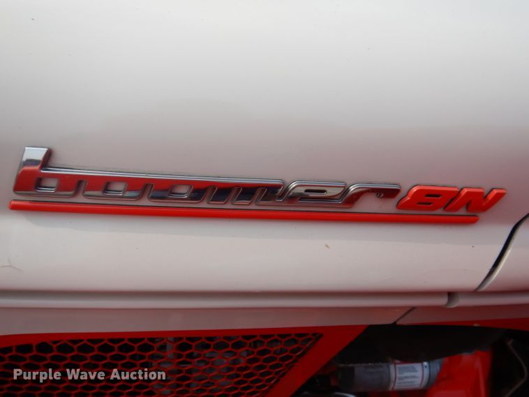 image for item IN9776 2010 New Holland Boomer 8N  MFWD tractor