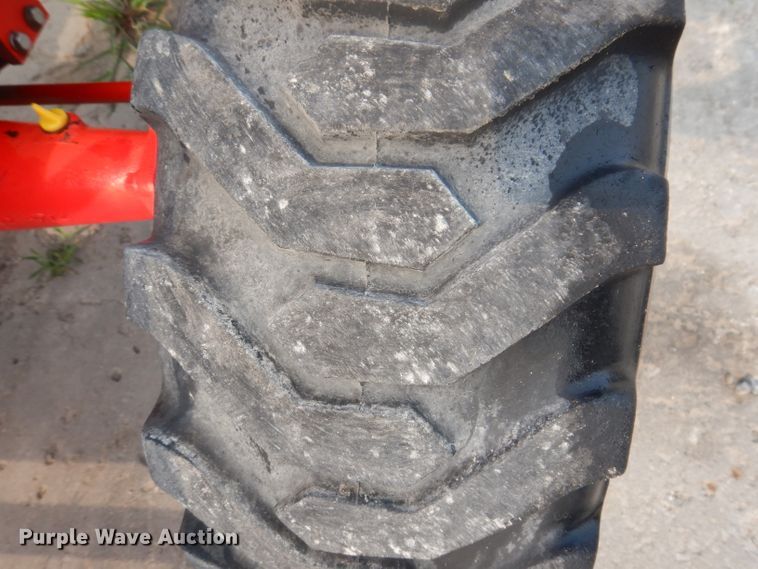 image for item IN9776 2010 New Holland Boomer 8N  MFWD tractor