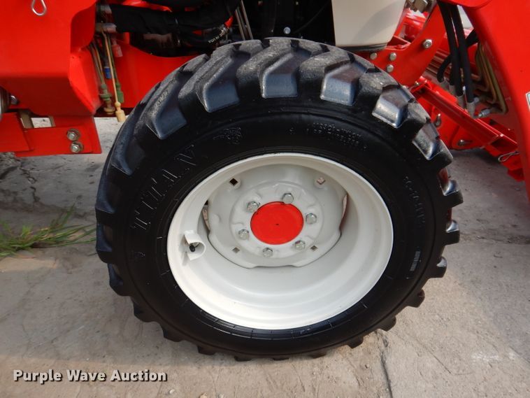 image for item IN9776 2010 New Holland Boomer 8N  MFWD tractor