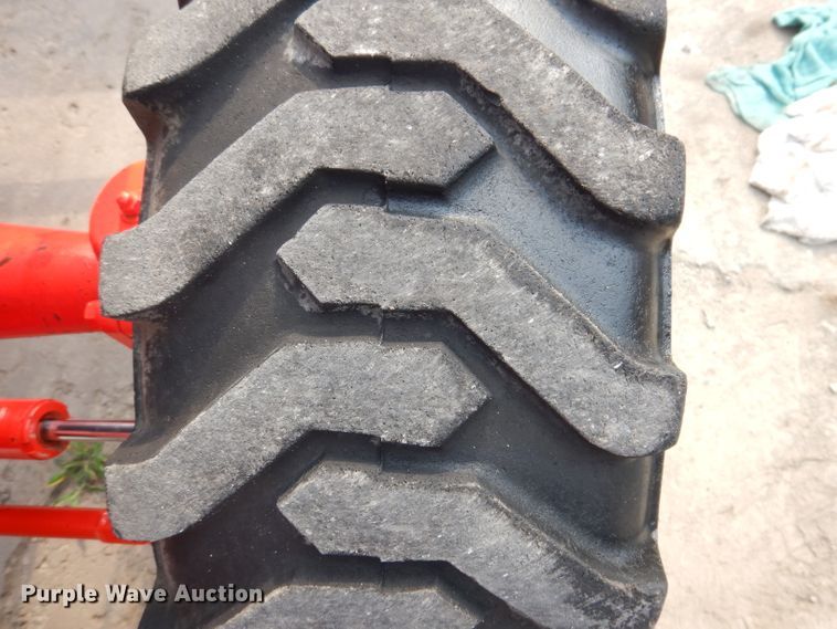 image for item IN9776 2010 New Holland Boomer 8N  MFWD tractor