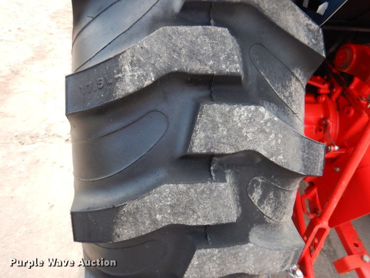 image for item IN9776 2010 New Holland Boomer 8N  MFWD tractor