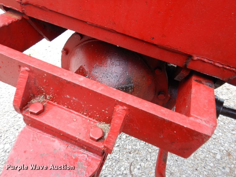 image for item IN9801 1977 International 1086  MFWD tractor