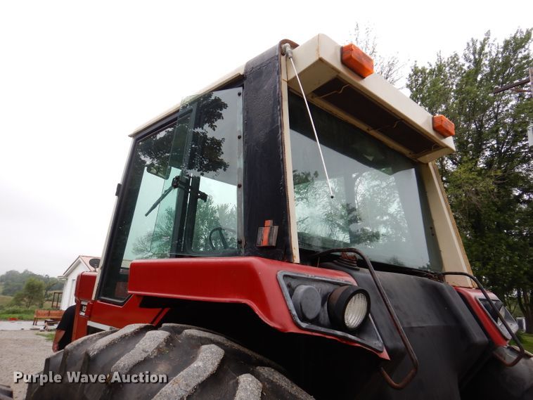 image for item IN9801 1977 International 1086  MFWD tractor