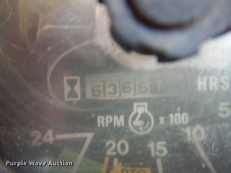 image for item IN9801 1977 International 1086  MFWD tractor