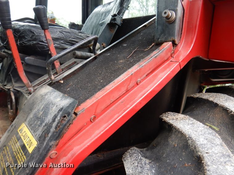 image for item IN9801 1977 International 1086  MFWD tractor