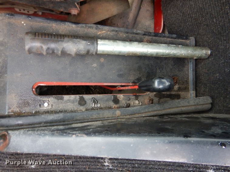 image for item IN9801 1977 International 1086  MFWD tractor