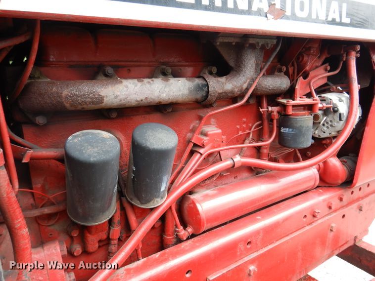 image for item IN9801 1977 International 1086  MFWD tractor