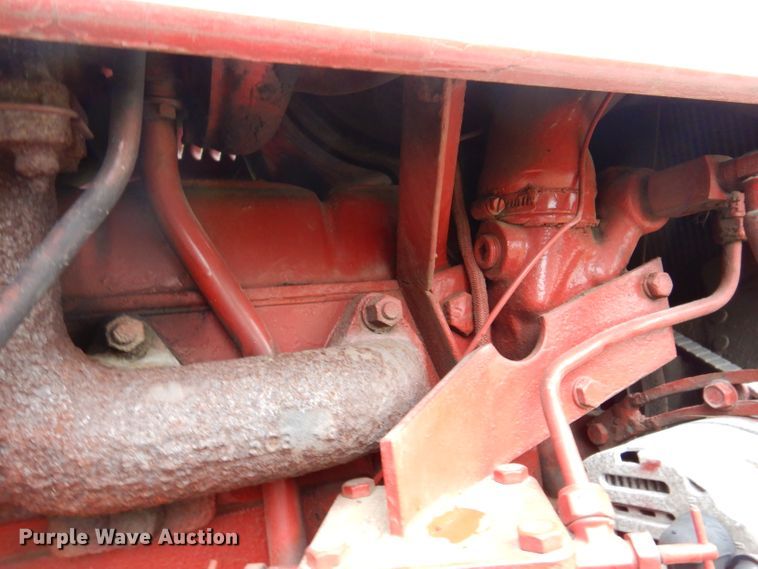 image for item IN9801 1977 International 1086  MFWD tractor