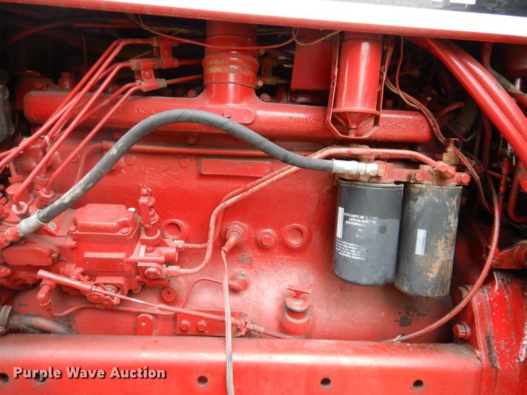 image for item IN9801 1977 International 1086  MFWD tractor