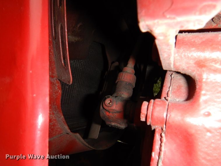 image for item IN9801 1977 International 1086  MFWD tractor