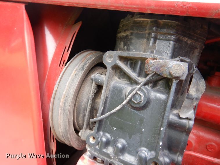 image for item IN9801 1977 International 1086  MFWD tractor