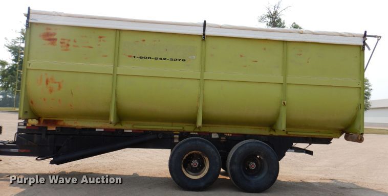 image for item IN9811 2003 CH TLR-1050  roll-off grain trailer