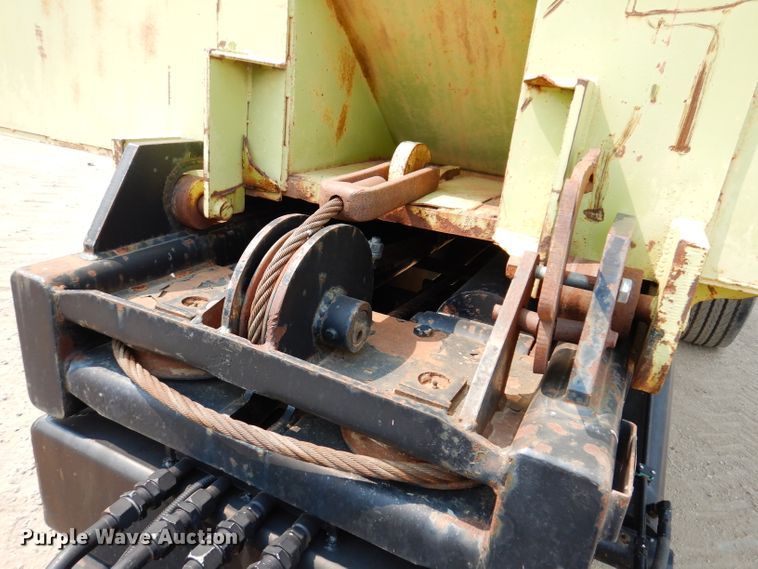 image for item IN9811 2003 CH TLR-1050  roll-off grain trailer