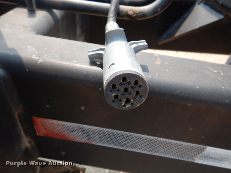 image for item IN9811 2003 CH TLR-1050  roll-off grain trailer