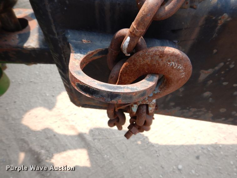 image for item IN9811 2003 CH TLR-1050  roll-off grain trailer