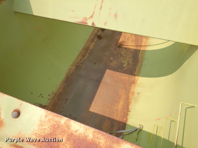 image for item IN9811 2003 CH TLR-1050  roll-off grain trailer