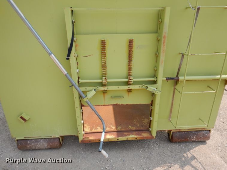 image for item IN9811 2003 CH TLR-1050  roll-off grain trailer