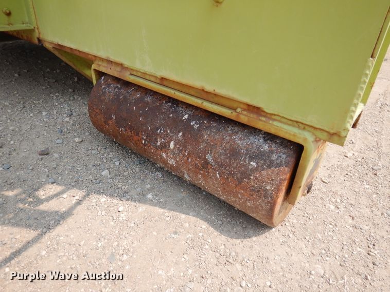 image for item IN9811 2003 CH TLR-1050  roll-off grain trailer