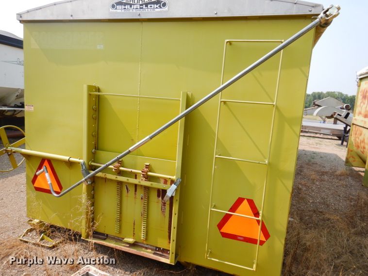 image for item IN9811 2003 CH TLR-1050  roll-off grain trailer