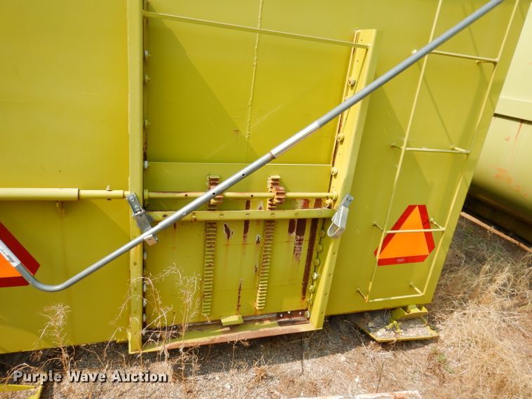 image for item IN9811 2003 CH TLR-1050  roll-off grain trailer