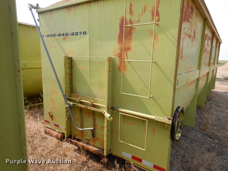 image for item IN9811 2003 CH TLR-1050  roll-off grain trailer