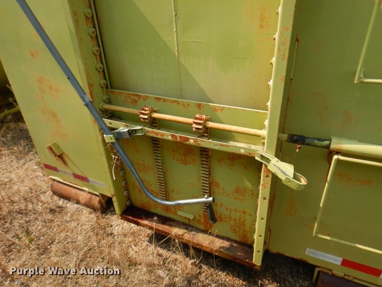 image for item IN9811 2003 CH TLR-1050  roll-off grain trailer