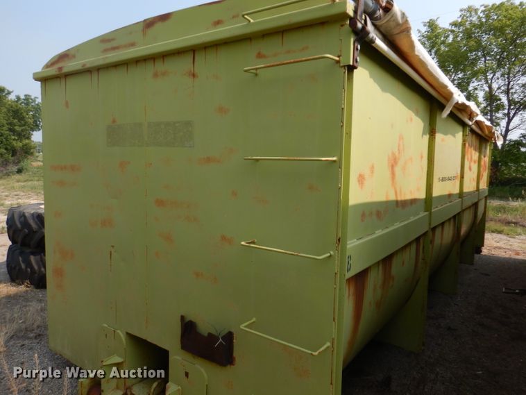 image for item IN9811 2003 CH TLR-1050  roll-off grain trailer