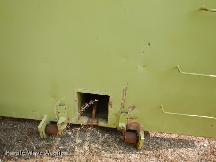 image for item IN9811 2003 CH TLR-1050  roll-off grain trailer