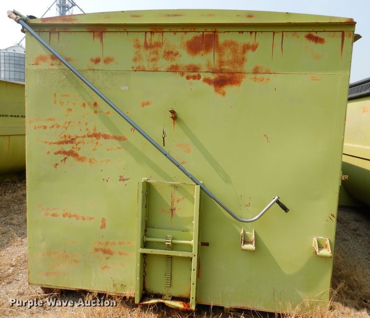 image for item IN9811 2003 CH TLR-1050  roll-off grain trailer