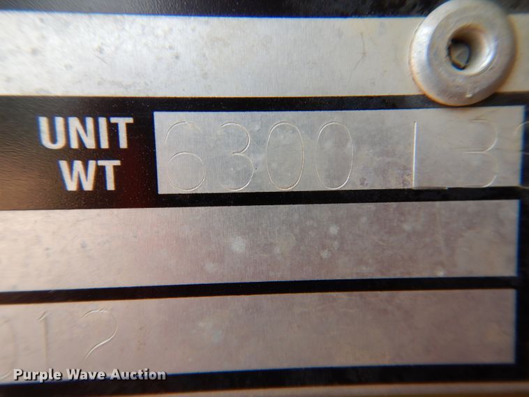 image for item IN9811 2003 CH TLR-1050  roll-off grain trailer