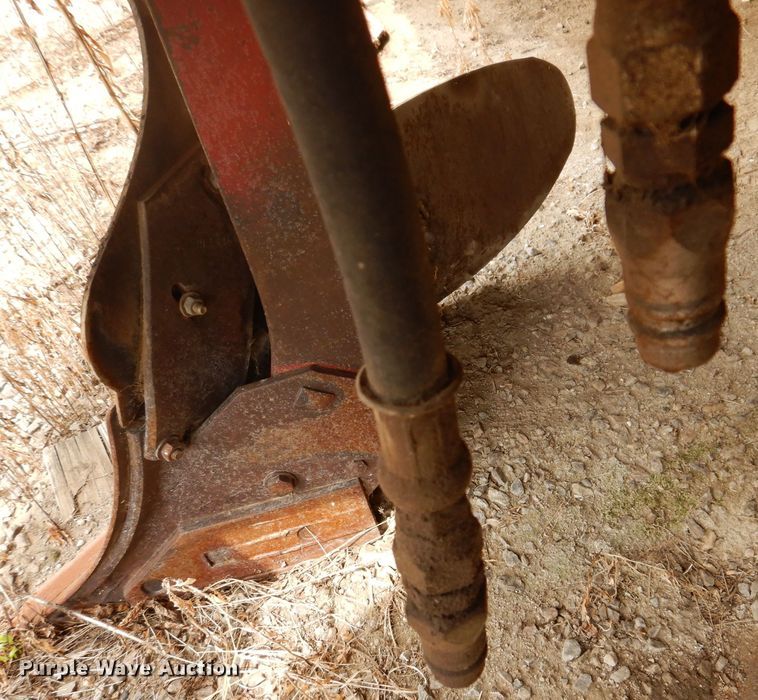 image for item IN9827 International 140  three bottom two-way plow