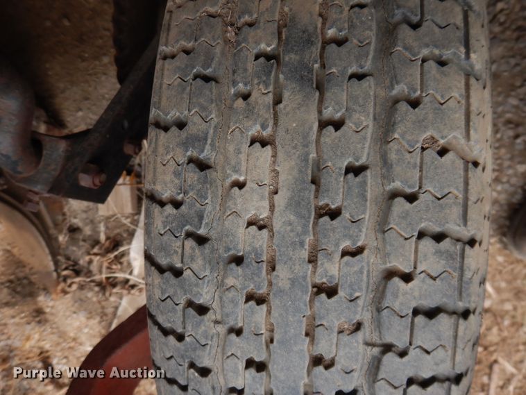 image for item IN9827 International 140  three bottom two-way plow