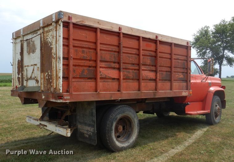 image for item IN9830 1975 Chevrolet C60  grain truck