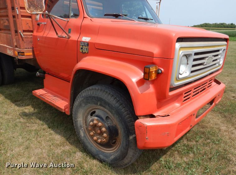 image for item IN9830 1975 Chevrolet C60  grain truck