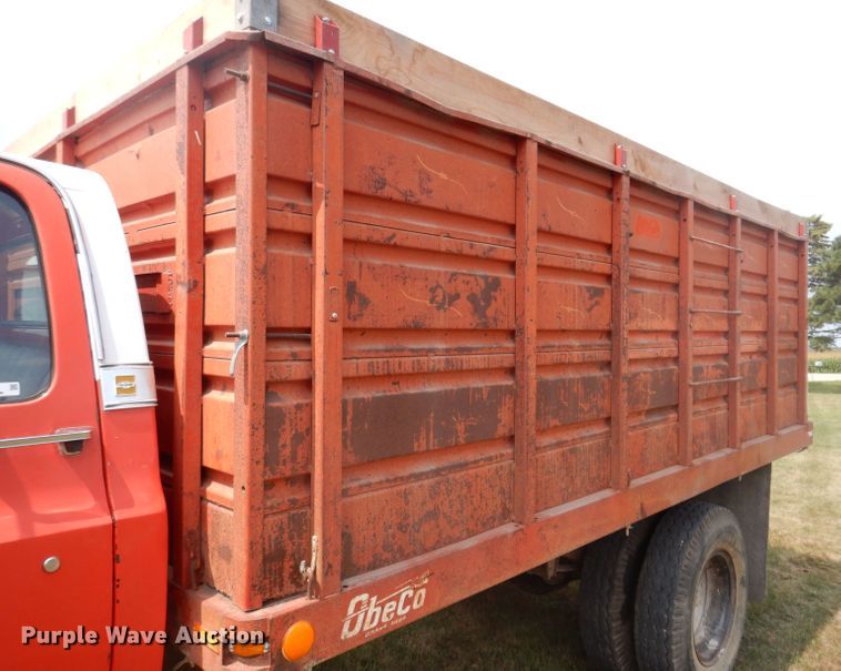 image for item IN9830 1975 Chevrolet C60  grain truck