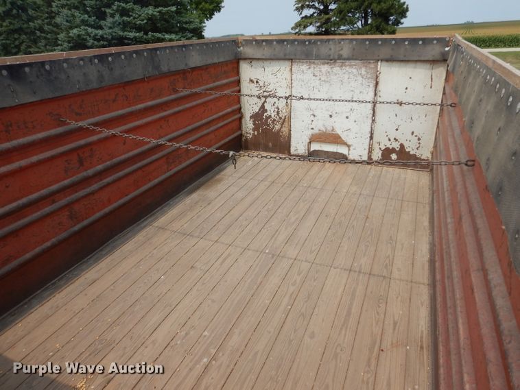 image for item IN9830 1975 Chevrolet C60  grain truck