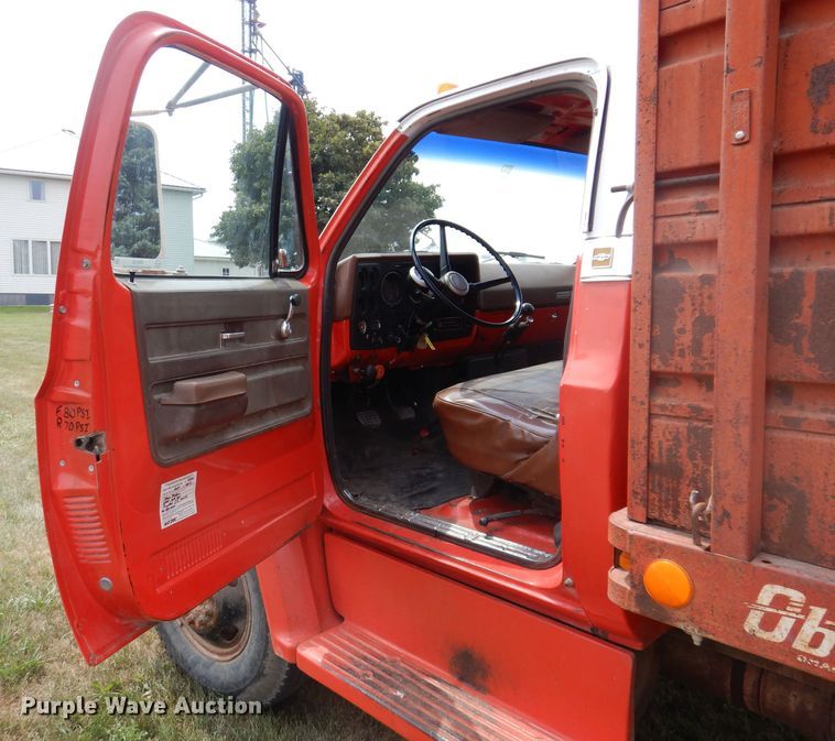 image for item IN9830 1975 Chevrolet C60  grain truck