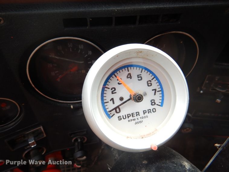 image for item IN9830 1975 Chevrolet C60  grain truck