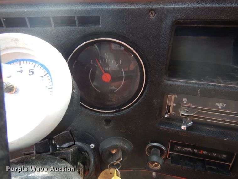 image for item IN9830 1975 Chevrolet C60  grain truck